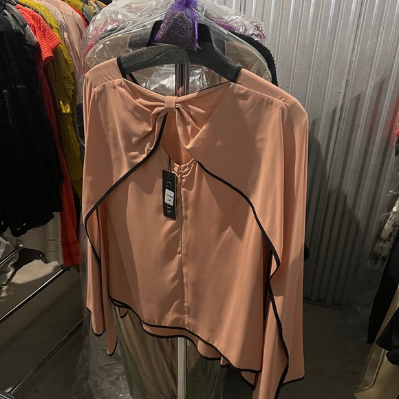 Gracia Cape Sleeve Top - Picture 3 of 4